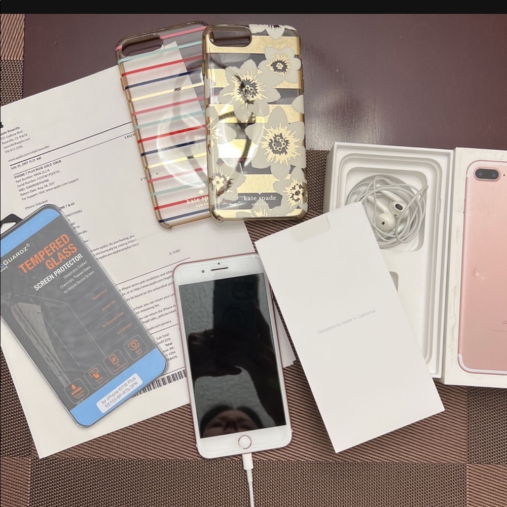SOLD ON OFFER UP~IPHONE 7 PLUS ROSE GOLD 128GB